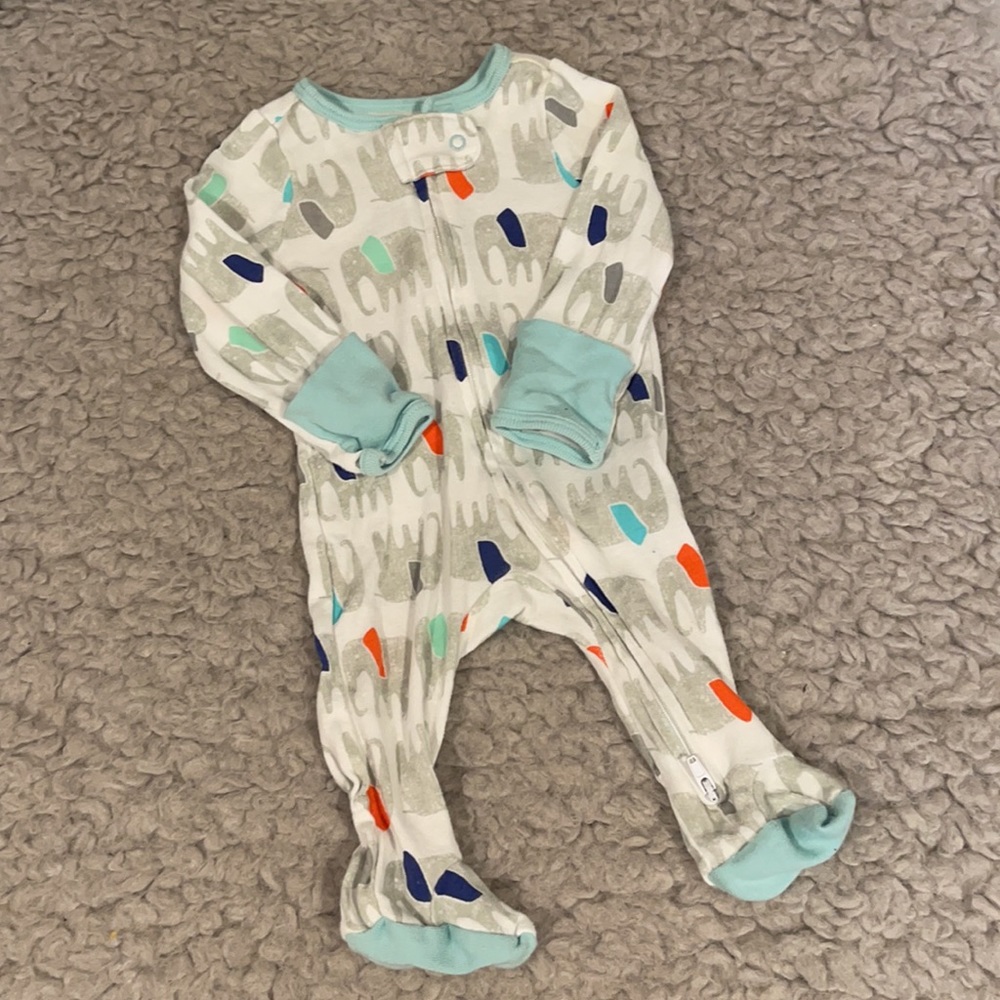 12 Piece Newborn Bundle 💙👶🏼 - Picture 6 of 11